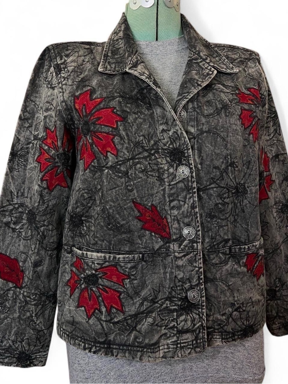 Vintage Y2K Acid Wash Denim Jacket Embroidered Floral Patch Oversized Boxy M